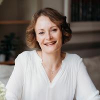 Dr Carys Sonnenberg