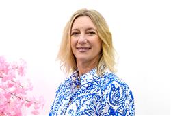 Dr Julie Oliver