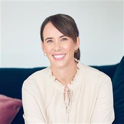 Dr Olivia Hum 